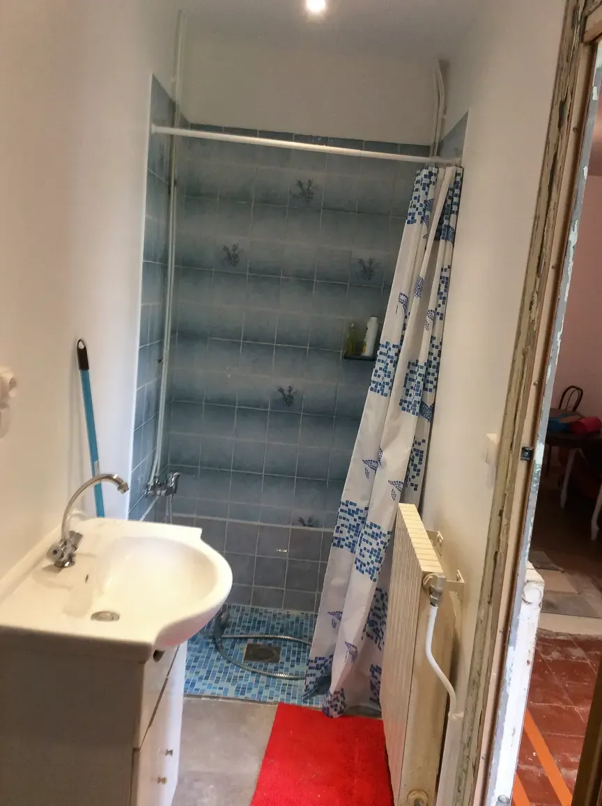 Salle d’eau avant rénovation